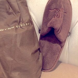 🆕🎁The WYNN Luxury Slippers 🎁🆕 Brand New: For Men or Women